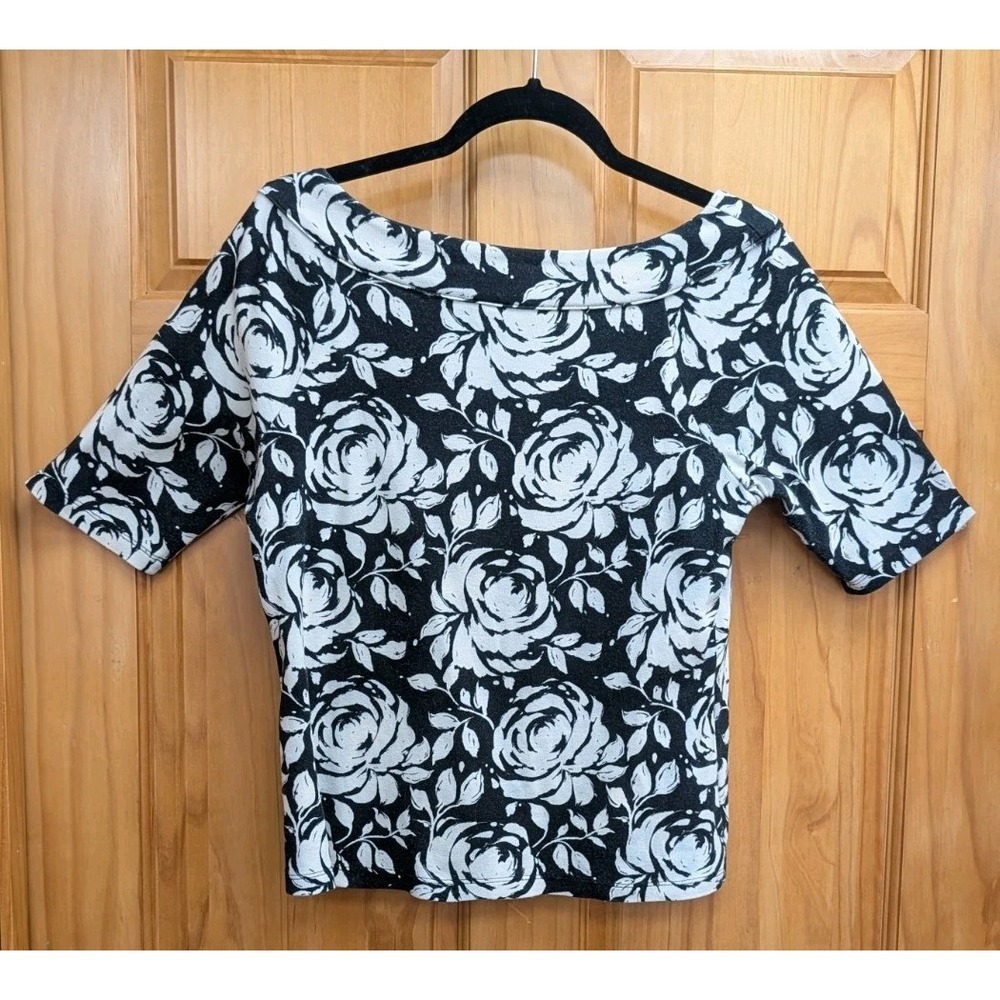 Rafaella Knit Top Size Large Black & White Cap Sleeves Round Neckline Blouse - Picture 2 of 9